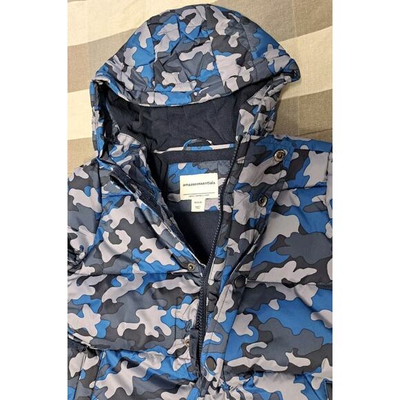 Amazon Essentials Boys' Heavy-Weight Hooded Puffer Jacket Coat,Blue,Camo XS(4-5) - Picture 6 of 9